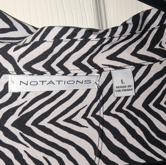 NWT 🦓 Zebra Print Blouse - Picture 3 of 5